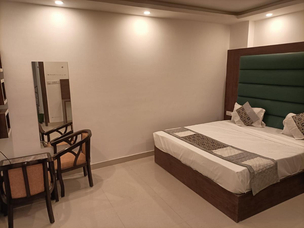 Hotel Tark Inn Near Igi Airport New Delhi Exteriör bild