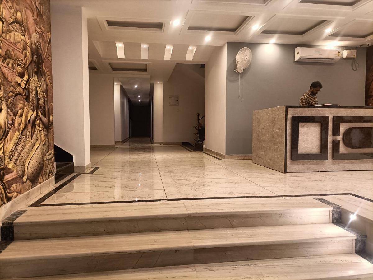 Hotel Tark Inn Near Igi Airport New Delhi Exteriör bild