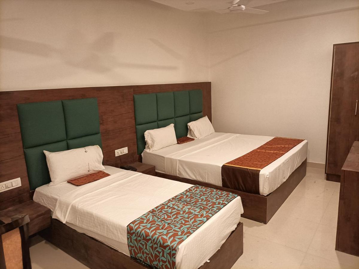 Hotel Tark Inn Near Igi Airport New Delhi Exteriör bild
