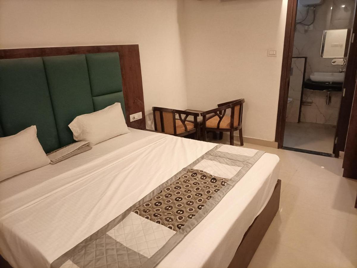 Hotel Tark Inn Near Igi Airport New Delhi Exteriör bild