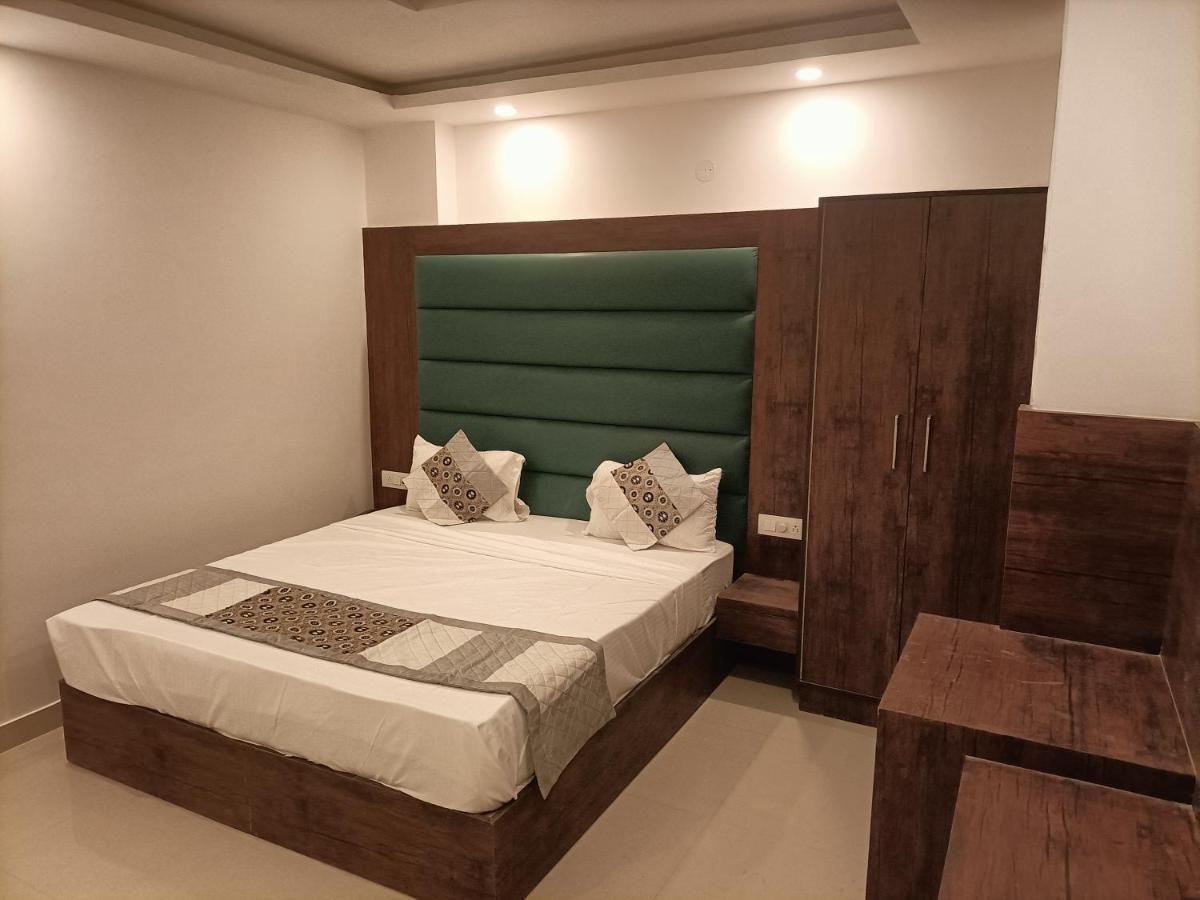 Hotel Tark Inn Near Igi Airport New Delhi Exteriör bild