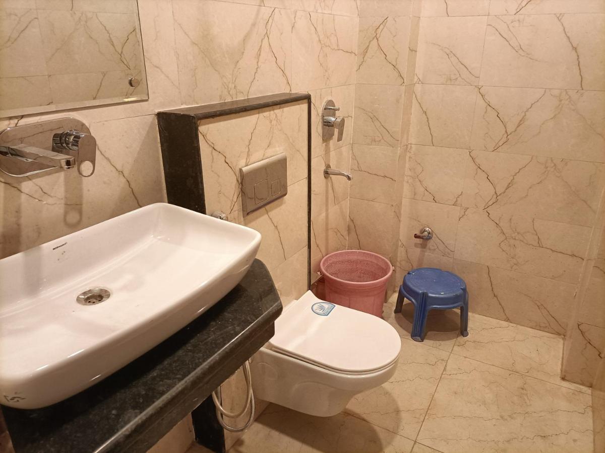 Hotel Tark Inn Near Igi Airport New Delhi Exteriör bild