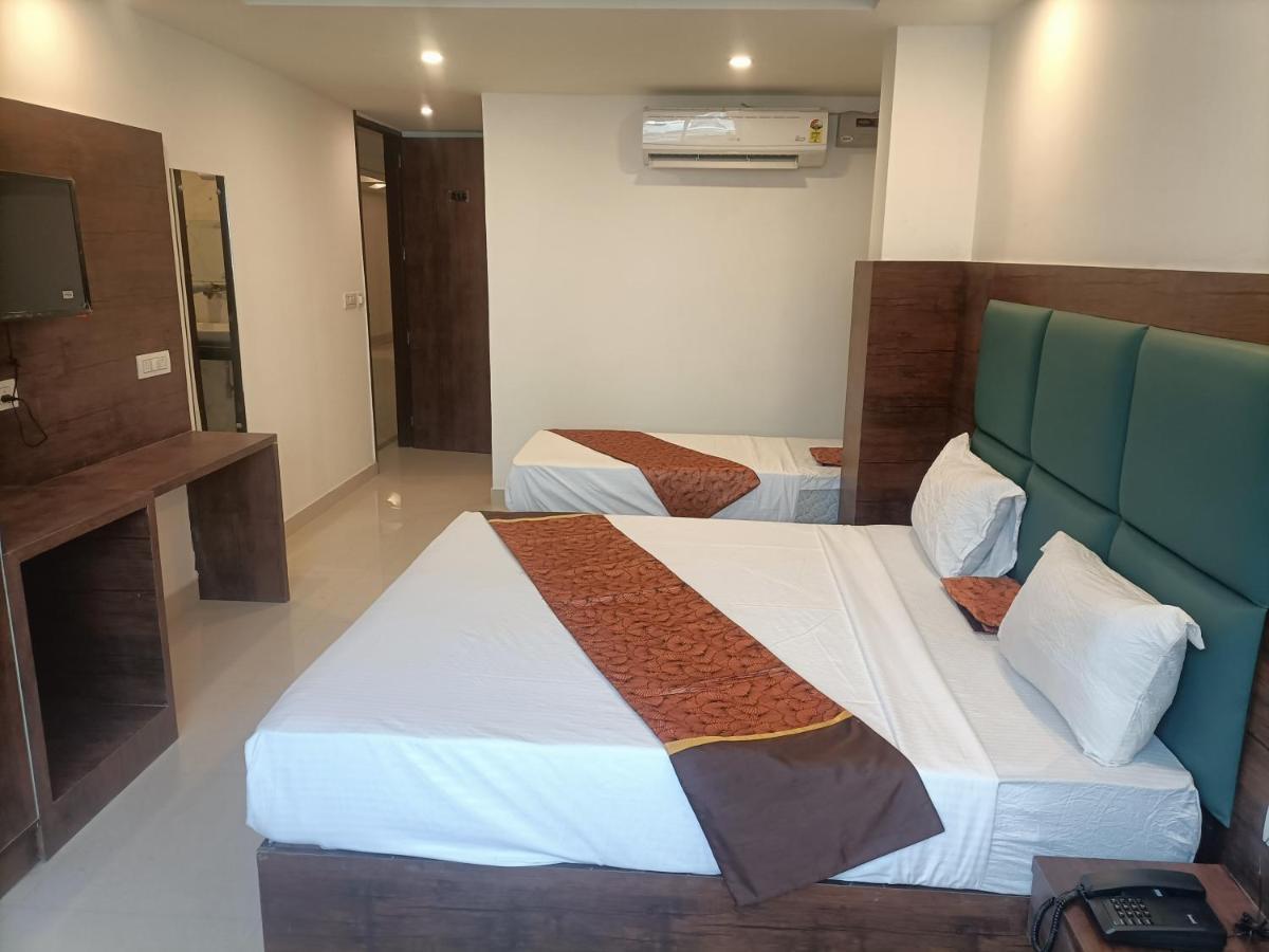 Hotel Tark Inn Near Igi Airport New Delhi Exteriör bild