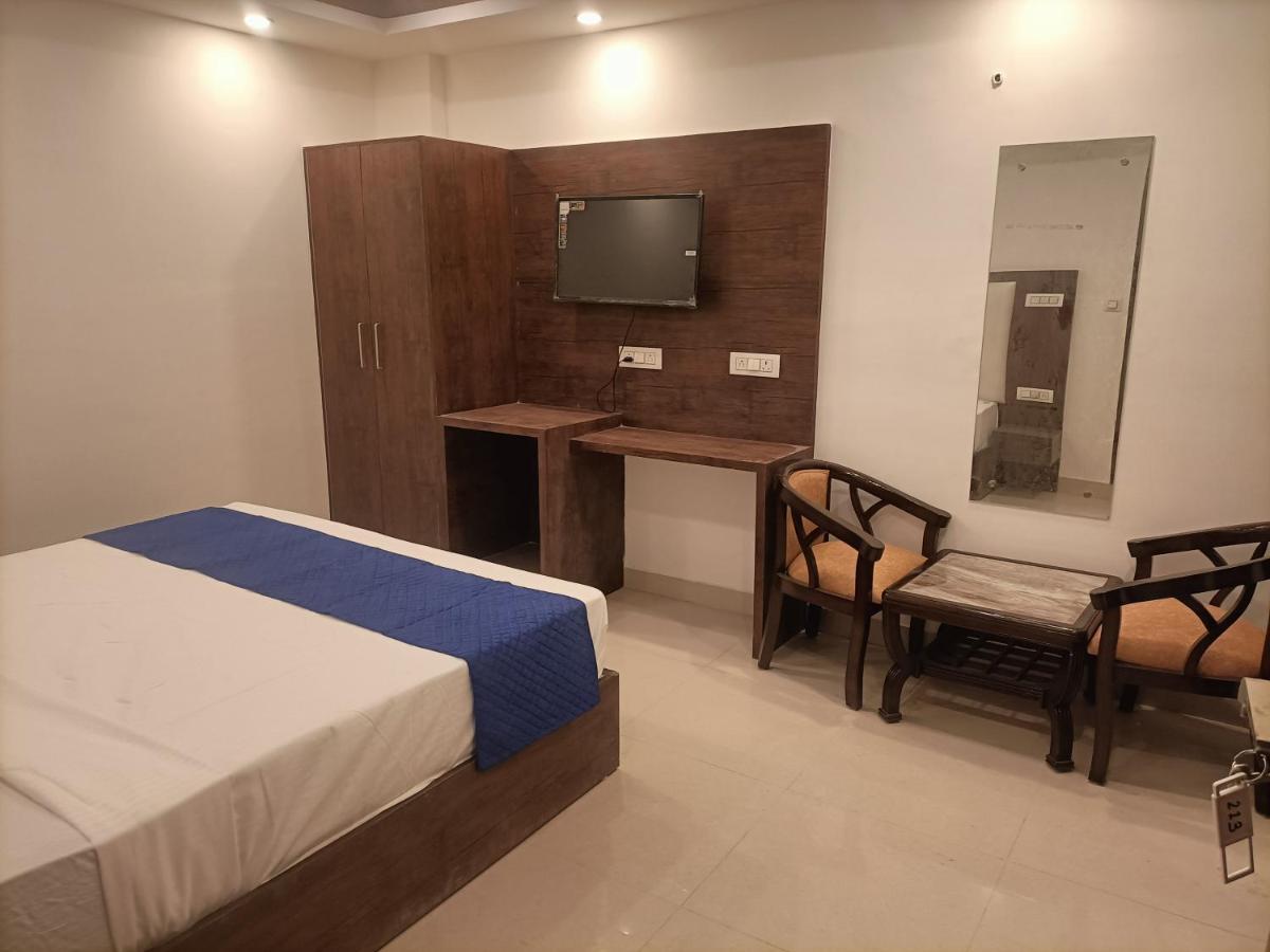 Hotel Tark Inn Near Igi Airport New Delhi Exteriör bild